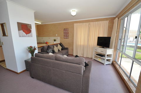 Unit 1, Countess Court - Accommodation Great Ocean Road 1