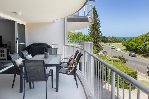 Unit 2 Point Break Apartments, 1-3 Point Arkwright, Linen Incl - Accommodation Great Ocean Road 2