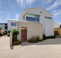 Villa Moyne - located in a quiet cul de sac and designed for beach families - Accommodation Great Ocean Road