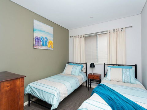 Villa Serene @ Fingal Bay - Accommodation Great Ocean Road 1