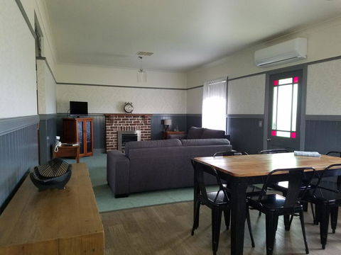 Wagga Wagga Country Cottages - Accommodation Great Ocean Road 0