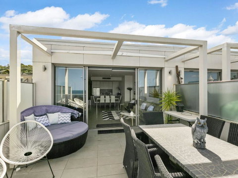 WATERFRONT THREE- In The Heart Of Lorne - Accommodation Great Ocean Road 1