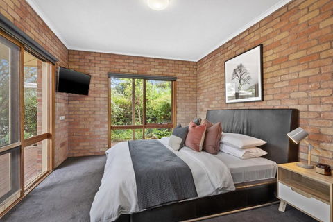 The Perfect Zone- SLEEPS 12 - Accommodation Great Ocean Road 16
