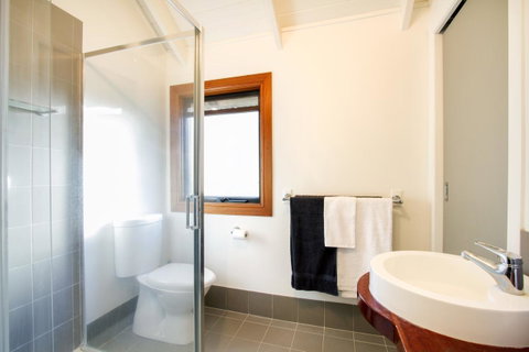 Airlie Beach Eco Cabins - Adults Only - Accommodation Great Ocean Road 26
