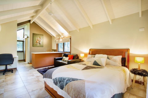 Airlie Beach Eco Cabins - Adults Only - Accommodation Great Ocean Road 13