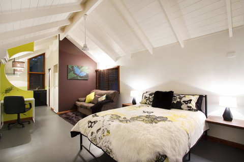 Airlie Beach Eco Cabins - Adults Only - Accommodation Great Ocean Road 25