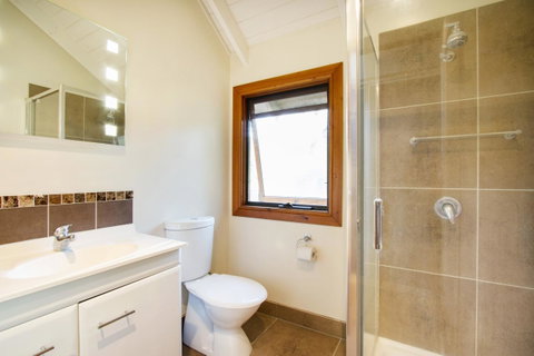 Airlie Beach Eco Cabins - Adults Only - Accommodation Great Ocean Road 15