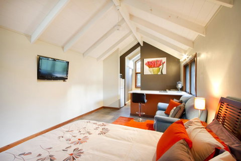 Airlie Beach Eco Cabins - Adults Only - Accommodation Great Ocean Road 9