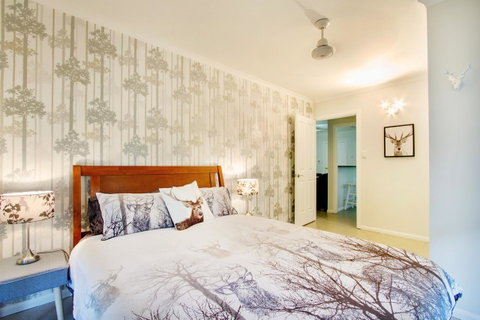Airlie Beach Eco Cabins - Adults Only - Accommodation Great Ocean Road 33