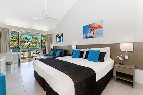 By The Sea Port Douglas - Accommodation Great Ocean Road 4