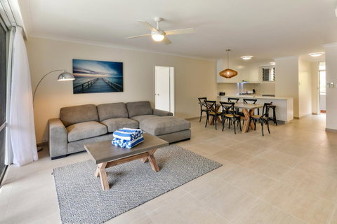 Frangipani 104 - Hamilton Island - Accommodation Great Ocean Road 4