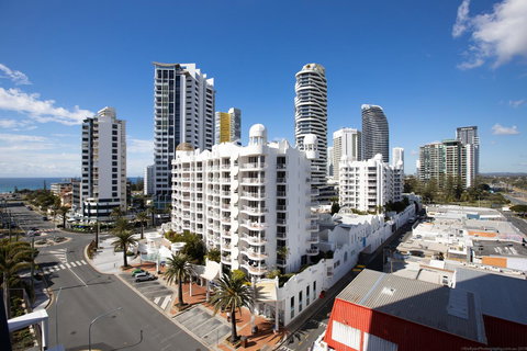 Qube Broadbeach - Accommodation Great Ocean Road 10