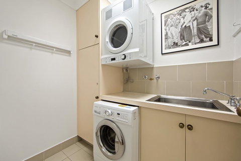 Montipora Unit 3 - In The Heart Of Airlie, Wi-fi And Netflix - Accommodation Great Ocean Road 9