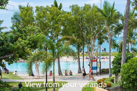 Montipora Unit 3 - In The Heart Of Airlie, Wi-fi And Netflix - Accommodation Great Ocean Road 0