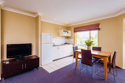 Ambassador On Ruthven - Accommodation Great Ocean Road 27
