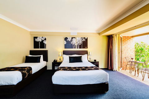 Ambassador On Ruthven - Accommodation Great Ocean Road 15