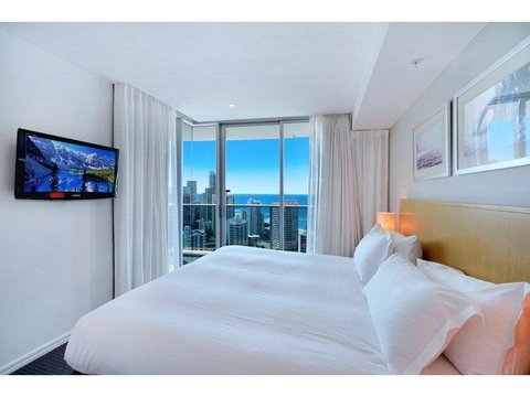 H Star Residences-- Paradise Stayz - Accommodation Great Ocean Road 9