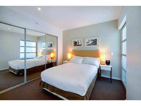 H Star Residences-- Paradise Stayz - Accommodation Great Ocean Road 8