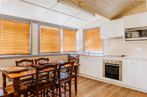 Apple Blossom Cottages - Accommodation Great Ocean Road 7
