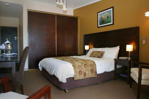 Whale Inn & Restaurant - Accommodation Great Ocean Road 2