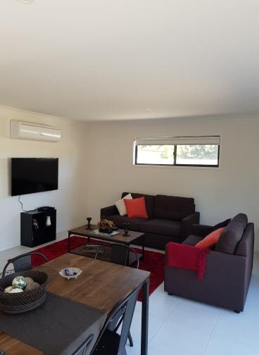 White Caps B - New Styles & Spacious Home - Accommodation Great Ocean Road 3