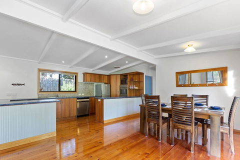 YARRABEE - The Perfect Getaway! - Accommodation Great Ocean Road 1