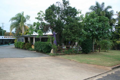 Yarraman Gardens Motel Queensland - Accommodation Great Ocean Road 3