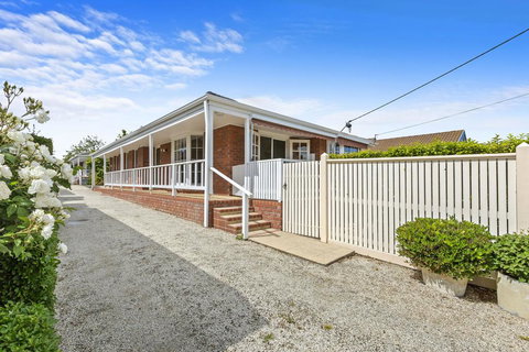 YIN-YANG - MOUNT ELIZA - Accommodation Great Ocean Road 3