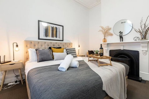 A Carlton Classic - Quaint Inner-City Getaway - Accommodation Great Ocean Road 1