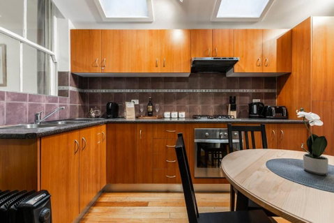 A Carlton Classic - Quaint Inner-City Getaway - Accommodation Great Ocean Road 2