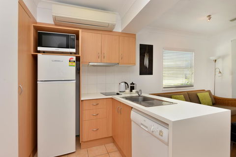 Port Douglas Apartments - Adults Only Oasis - Accommodation Great Ocean Road 8
