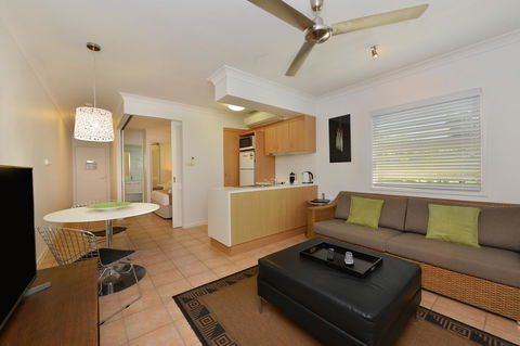 Port Douglas Apartments - Adults Only Oasis - Accommodation Great Ocean Road 7