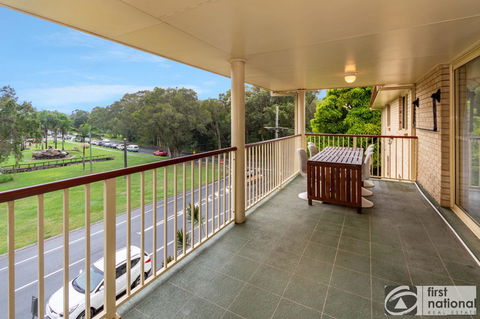 Immaculate Spacious Second Floor Unit Overlooking Pristine Parklands - Accommodation Great Ocean Road 2