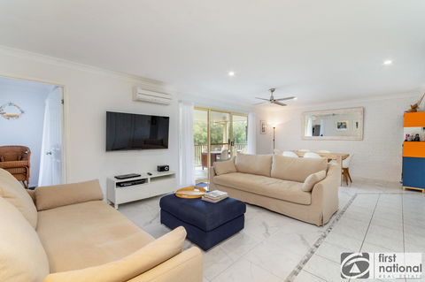 Immaculate Spacious Second Floor Unit Overlooking Pristine Parklands - Accommodation Great Ocean Road 9