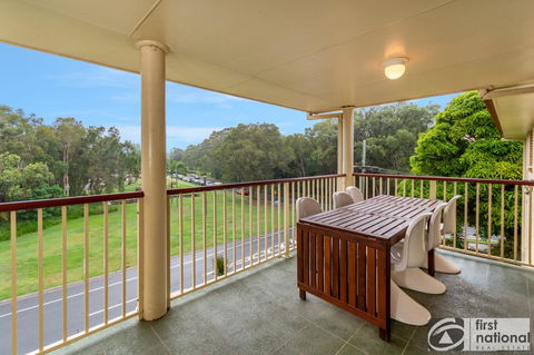 Immaculate Spacious Second Floor Unit Overlooking Pristine Parklands - Accommodation Great Ocean Road 0