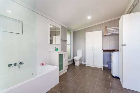Fabulous Family Destination In Paradise Parade, Bongaree - Accommodation Great Ocean Road 16