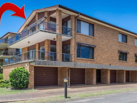 'COLUMBIA VIEWS', 2/9 COLUMBIA CLOSE - AIRCON, WIFI, NETFLIX, VIEWS & BOAT PARKING - Accommodation Great Ocean Road 0