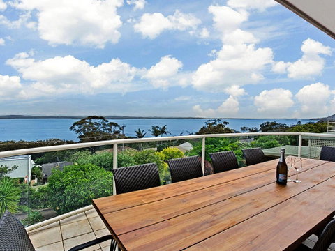 'The Bay', 25 Wallawa Rd - Huge Home With Aircon, Spectacular Views & Chromecast - Accommodation Great Ocean Road 0
