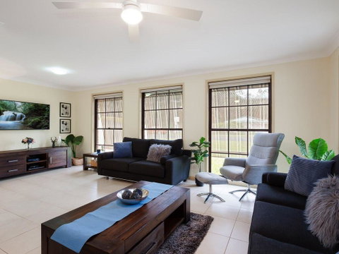 'Willows At The Bay' 111 Horace St - Large House With Aircon, WIFI And Boat Parking. - Accommodation Great Ocean Road 1