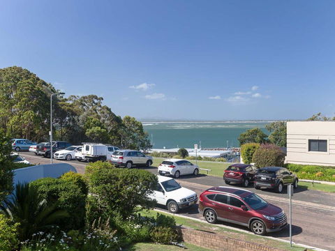 1 'Portofino' 7 Laman Street - Aircon & 1st Level Unit - Accommodation Great Ocean Road 0