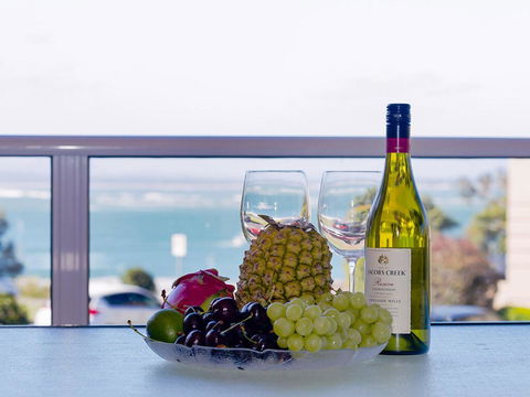 1 'Portofino' 7 Laman Street - Aircon & 1st Level Unit - Accommodation Great Ocean Road 1