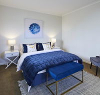 1 Bdrm Top Floor Apt With Sunroom - Accommodation Great Ocean Road