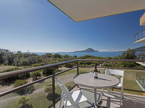 10 'Intrepid' 3 Intrepid Close - Water Views Over Shoal Bay Beach - Accommodation Great Ocean Road 0