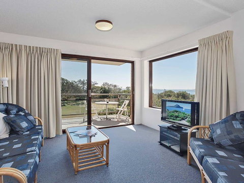 10 'Intrepid' 3 Intrepid Close - Water Views Over Shoal Bay Beach - Accommodation Great Ocean Road 3