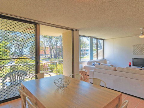 10 'Magnus Gardens' 7 Magnus Street - Air Conditioned & Walk To Town Centre - Accommodation Great Ocean Road 3
