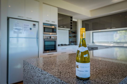 10 Sands Bvd - Accommodation Great Ocean Road 2
