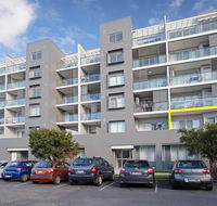 104 'The Shoal' 6-8 Bullecourt Street - linen included  under 200m to beach - Accommodation Great Ocean Road