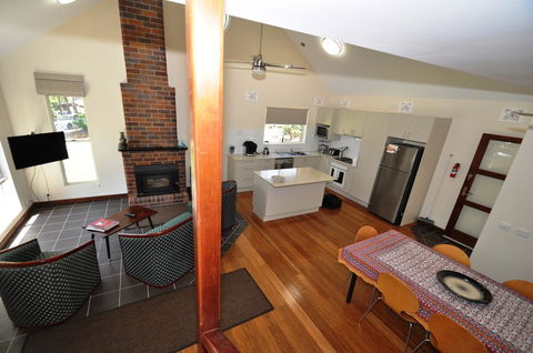 11 Barkala St. Dalmeny - Accommodation Great Ocean Road 1