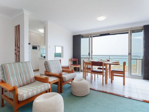 12 'Ocean Shores', 27 Weatherly Cl - Waterfront Unit With Sensational Water Views, WIFI & Air Conditioning - Accommodation Great Ocean Road 3