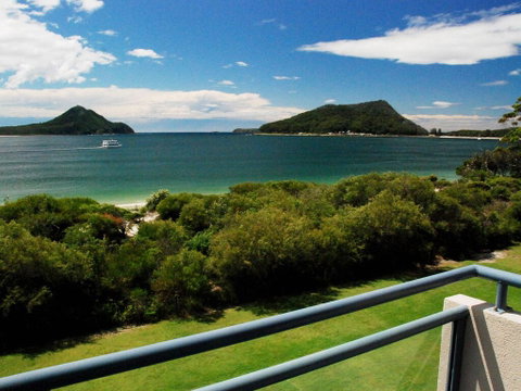 12 'Ocean Shores', 27 Weatherly Cl - Waterfront Unit With Sensational Water Views, WIFI & Air Conditioning - Accommodation Great Ocean Road 0